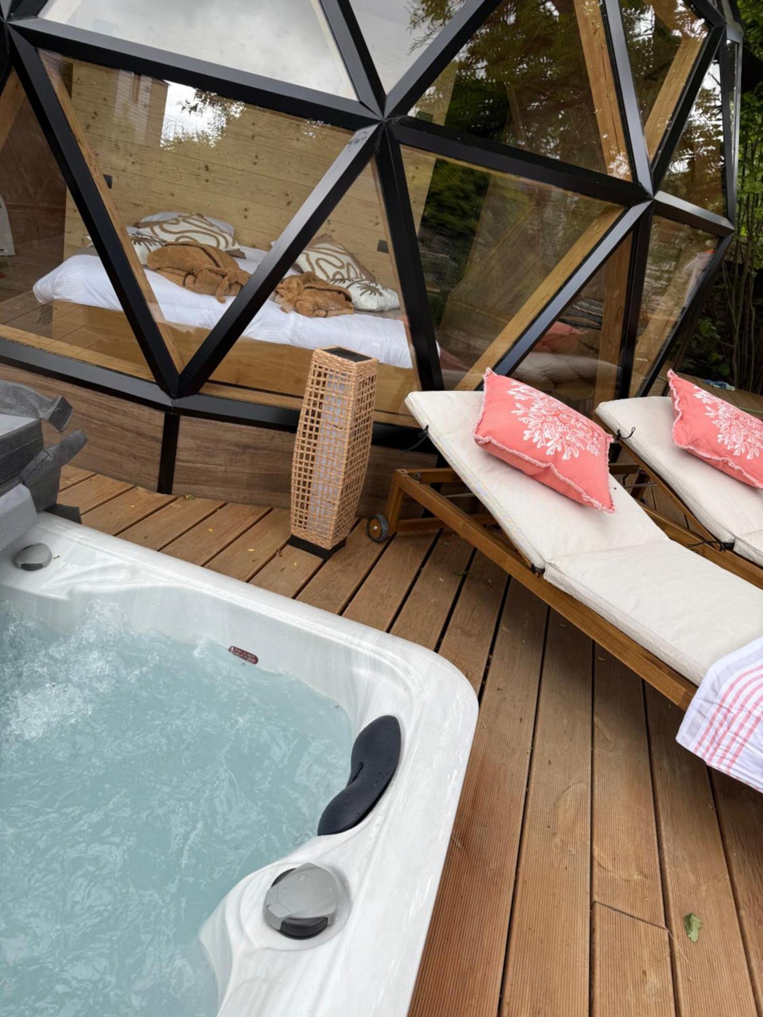 Hotel Giorgi Et Logements Insolites-Jacuzzi Prive Bastogne Exteriör bild
